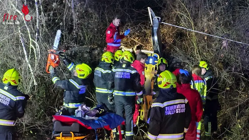 N-Mann-in-Tulln-aus-Pkw-in-Seitenlage-befreit