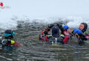 Oö: Feuerwehrtaucher aus Alkoven und Traun unter der Eisdecke im See