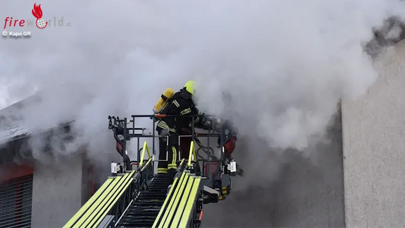 Schweiz-Lithium-Akku-l-st-Brand-aus-drei-H-user-in-Bonaduz-evakuiert