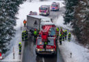 Oö: Zwei Verletzte bei Kollision zwischen Lkw und Traktorgespann in Gampern