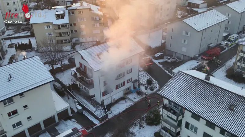 Schweiz-Feuer-in-Mehrfamilienhaus-in-Goldach-drei-Verletzte-mehrere-Wohnungen-unbewohnbar