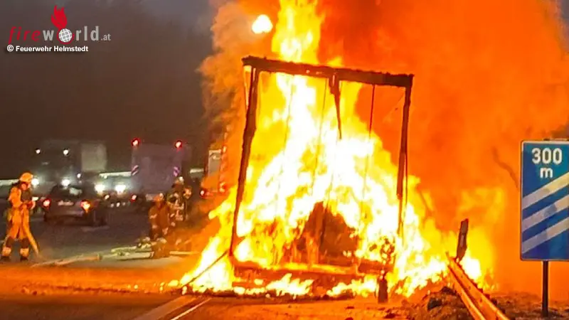 D-Mit-Windeln-beladener-Sattelschlepper-auf-BAB-2-bei-Helmstedt-in-Vollbrand