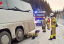 Sbg: Bergung eines feststeckenden Auttobusses in Thomatal