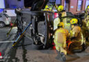 D: Feuerwehr Sankt Augustin befreit Fahrerin aus Unfallfahrzeug in Seitenlage