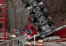 Schweiz: 6-Achs-Kran schnellt auf → Kranführer aus Kabine geschleudert und schwer verletzt