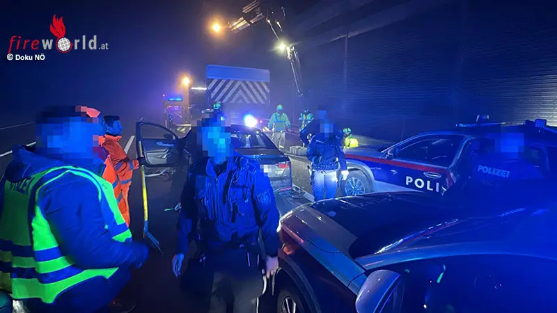 N-Feuerwehreinsatz-nach-spektakul-rer-Anhaltung-nach-Verfolgungsfahrt-auf-der-Westautobahn