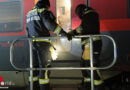 Nö: Oberleitungsschaden stoppt Zug: Feuerwehr unterstützt bei Evakuierung 