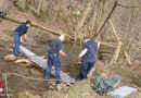 D: Feuerwehr errichtet improvisierte Brücke für verletzte Spaziergängerin