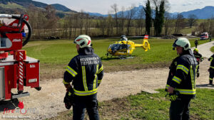 O�: Personenrettung aus in Bau befindlicher G�llegrube in Tiefgraben