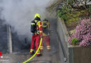 D: Auto brennt in Wohnhaus-Garage in Heiligenhaus