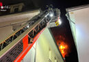 D: Dachgeschosswohnung in Stuttgart in Vollbrand → Feuerwehrmann leicht verletzt