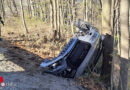 Nö: Pkw lehnt nach Unfall bei Krumbach am Baum