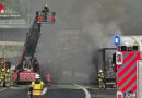 D: Brennender Lkw auf der BAB 4 bei Bergisch Gladbach