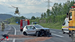 Sbg: Personenrettung nach Pkw-Alleinunfall auf der A 10 bei Hallein