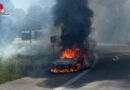 D: Auto auf B 236 in Dortmund in Vollbrand