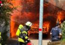 Bayern: Brand einer Garage samt E-Fahrzeug in Trostberg → Rauchsäule weithin sichtbar