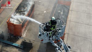 D: Brand eines Großcontainers im ECO-City-Center Bochum