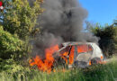 D: Auto brennt nach mehreren Überschlägen auf der B 51 bei Saarburg