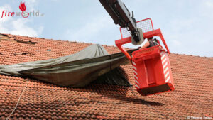 Stmk: Sturmböen decken Wirtschaftsgebäude in Knittelfeld ab Stmk: Sturmböen decken Wirtschaftsgebäude in Knittelfeld ab