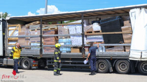 20260618_laumatat_998A5628 Oö: Lkw-Kontrolle endet mit Feuerwehreinsatz wegen auslaufender Flüssigkeiten