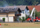 Oö: Sechs Feuerwehren bei Wohnhaus-Dachstuhlbrand in Timelkam