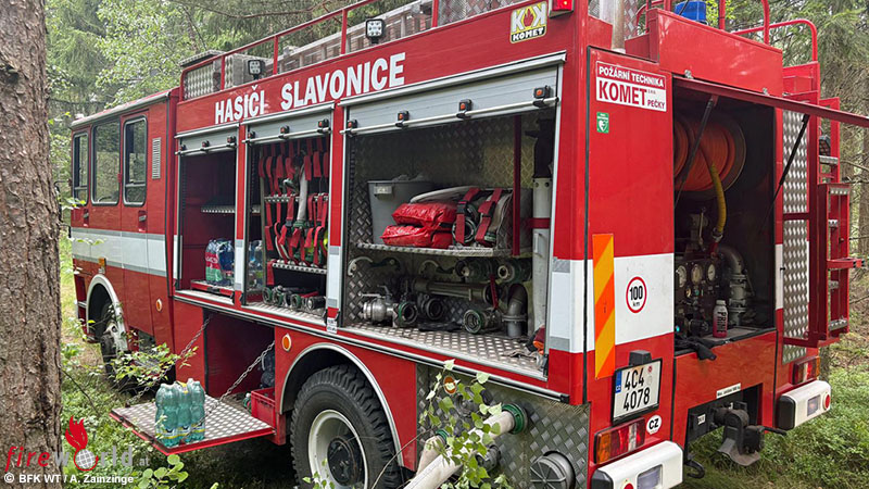 N-Feuerwehren-unterst-tzen-Waldbrandeinsatz-in-Slavonice-in-Tschechien