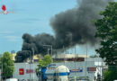 Oö: Rauch und Feuer am Dach eines Einkaufszentrums in Steyr