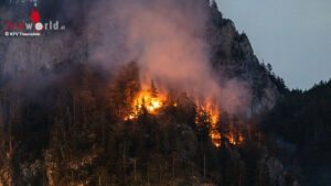 Bayern: Wieder Waldbrand im Kreis Traunstein ? Bergwaldbrand bei Unterw�ssen