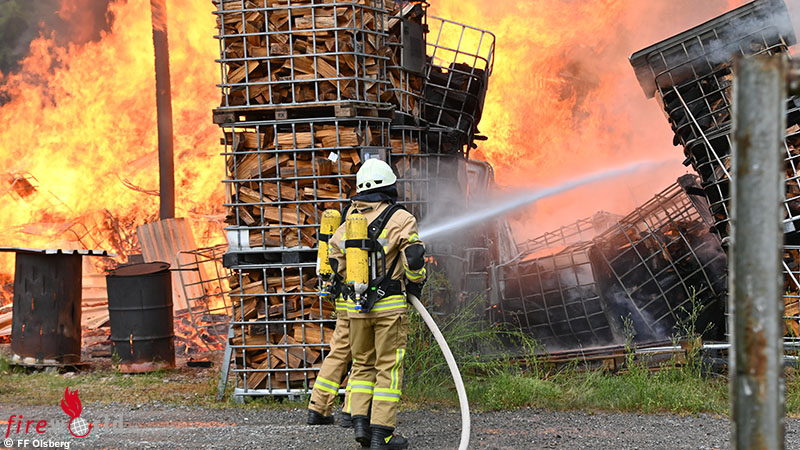 D-Gro-brand-auf-Brennholzlager-in-Olsberg