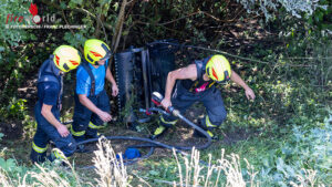 Altenfelden_Mulcher1 Oö: Anrainer löschen brennenden Mulcher in Böschung in Neufelden