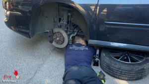 AutokatzeVillach1 Ktn: Verirrte und im Auto verstiegene Katze in Villach