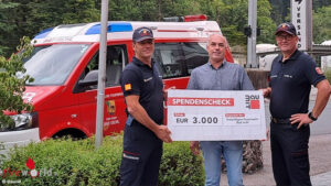 O�: Feuerwehr Bad Ischl mit 3.000 Euro-Spende unterst�tzt