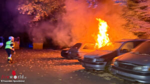 D: Pkw-Brand in Sprockh�vel greift auf Waldfl�che �ber