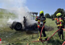 Schweiz: Traktor brennt auf Feld in Wattwil