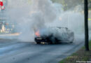 D: Fahrzeugbrand – Anwohner verhindern Brandausweitung
