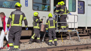 N�: Zug-Evakuierung auf der S�dbahnstrecke im Stadtgebiet von Baden