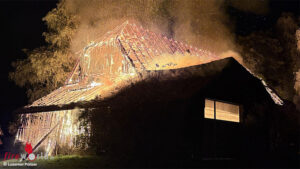 BeromuensterScheune Schweiz: Als Stroh- und Maschinenlager dienende Scheune in Beromünster in Flammen