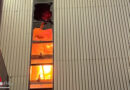 D: Feuer in Klärschlammverbrennungsanlage: Einsatzkräfte bekämpfen Brand auf mehreren Ebenen