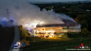 Katsdorf_Entsorgung_1 Oö: Rund 200 Feuerwehrleute bei Großbrand auf Mülldeponie in Katsdorf im Einsatz
