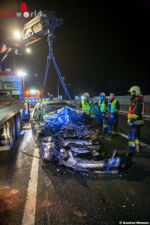 Pkw prallt auf der Donaubrücke gegen einen Traktoranhänger