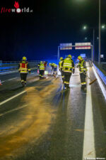 Pkw prallt auf der Donaubrücke gegen einen Traktoranhänger