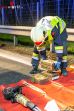 Menschenrettung nach heftigen Auffahrunfall auf der S5