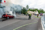 Pkw auf der Langenloiserstraße in Vollbrand