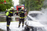 Pkw auf der Langenloiserstraße in Vollbrand