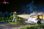 Pkw auf der Stratzinger Straße in Vollbrand