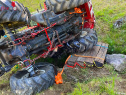 Traktor Überschlag - 9-Jähriger schwer verletzt