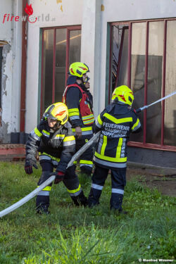 10 Feuerwehren bei Dachstuhlbrand in Anzenhof im Einsatz
